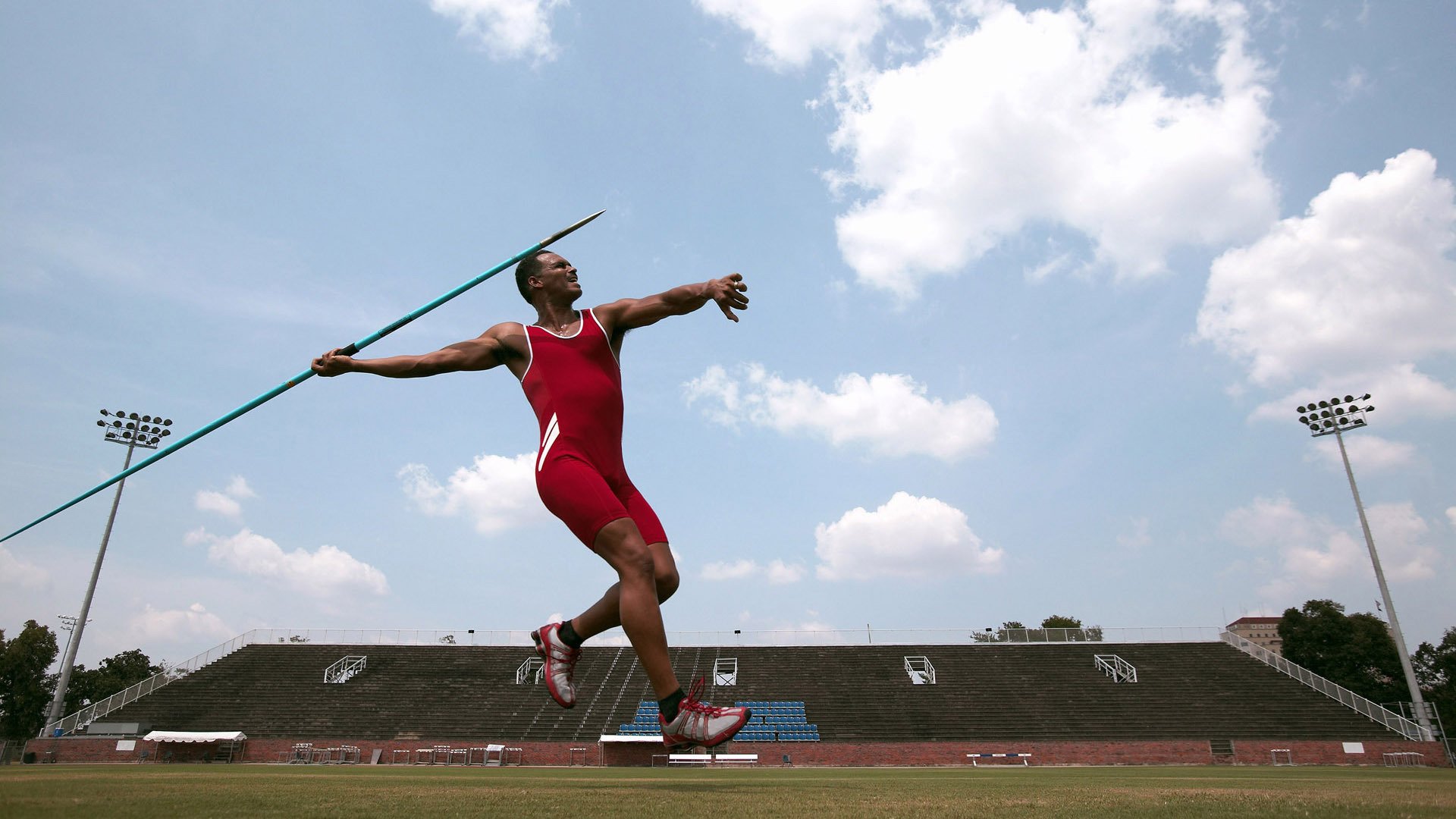 开云体育平台-金色闪电撕裂钢铁防线，维尼修斯替补登场，国安一夜梦碎工体，金色闪电撕裂钢铁防线，维尼修斯替补登场，国安一夜梦碎工体